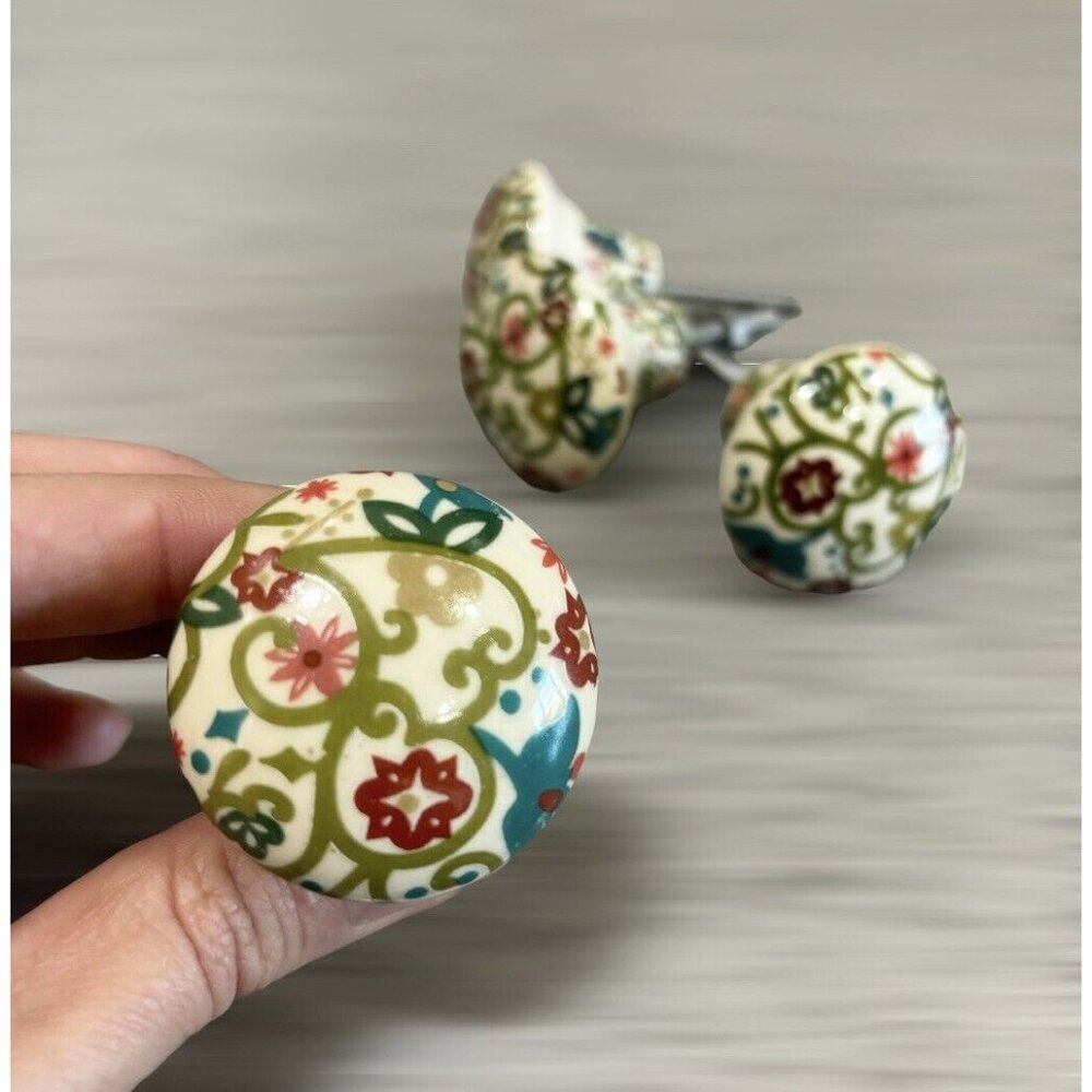 Set 4 Multicolor Knobs Drawer Pulls New Nwot Floral Filagree Ceramic